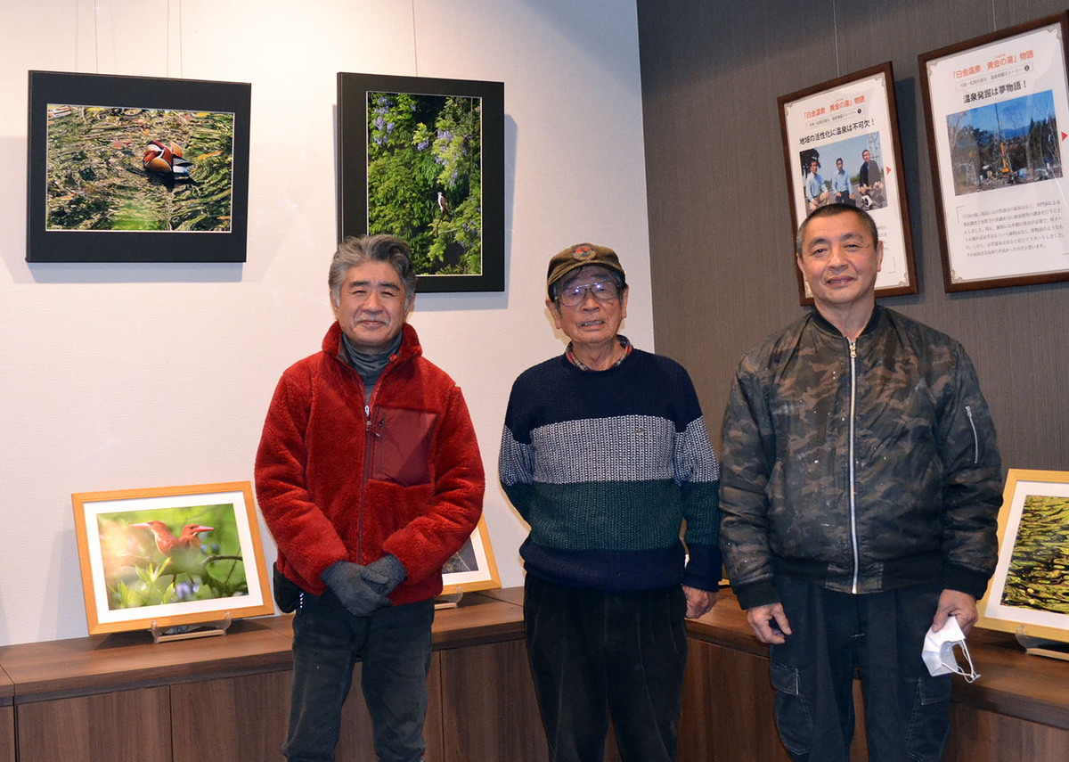 左は堀川さん、中央が安藤さん、右が松村さんです